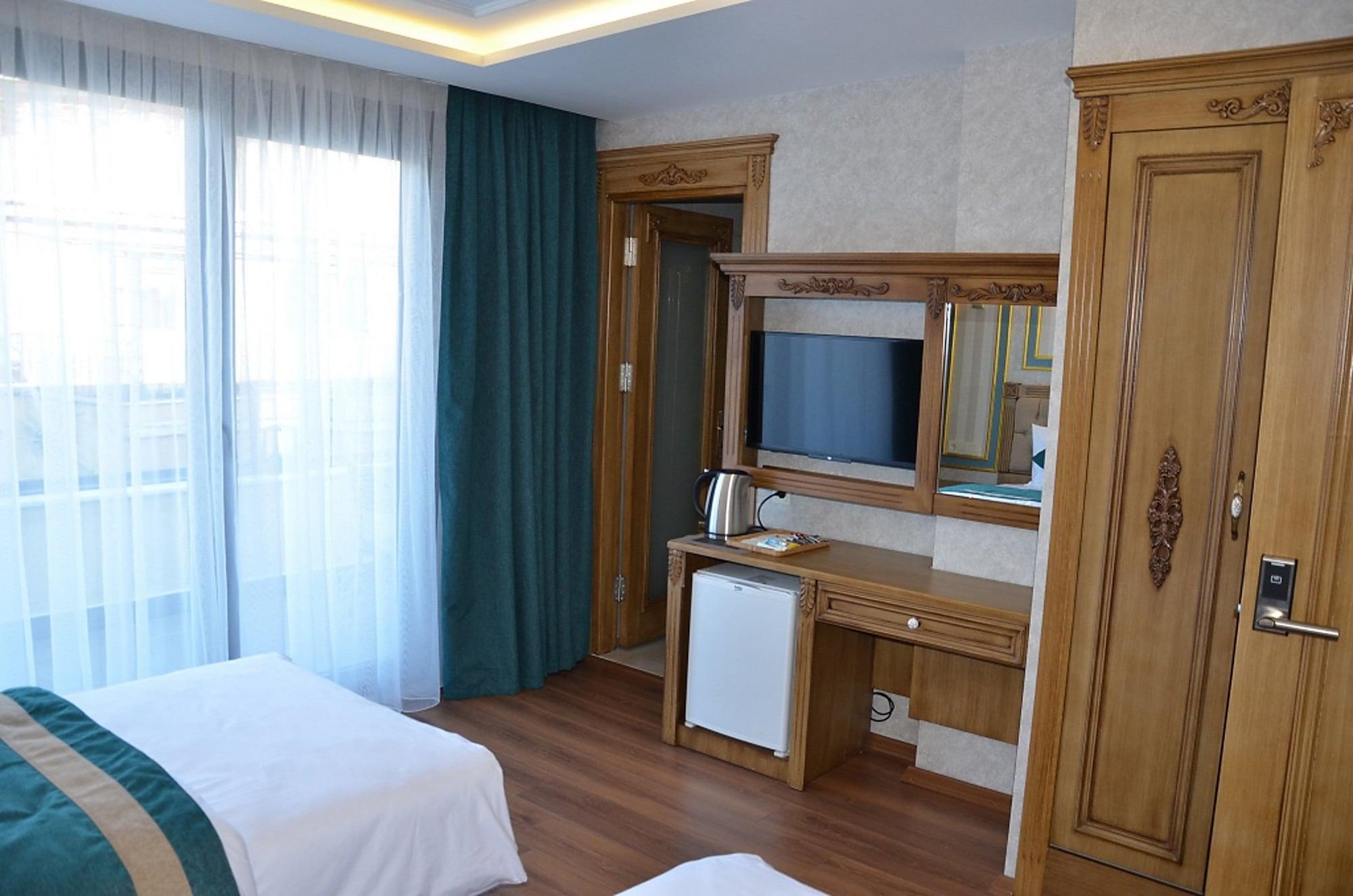 Ahmet Efendi Konagi Hotel Истанбул Екстериор снимка A room at the hotel