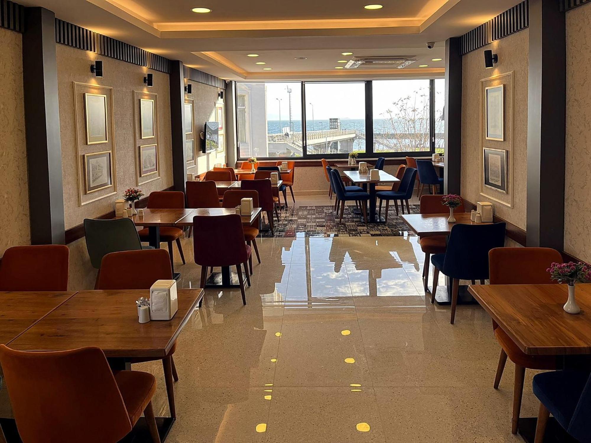 Ahmet Efendi Konagi Hotel Истанбул Екстериор снимка The restaurant at the top of the tower