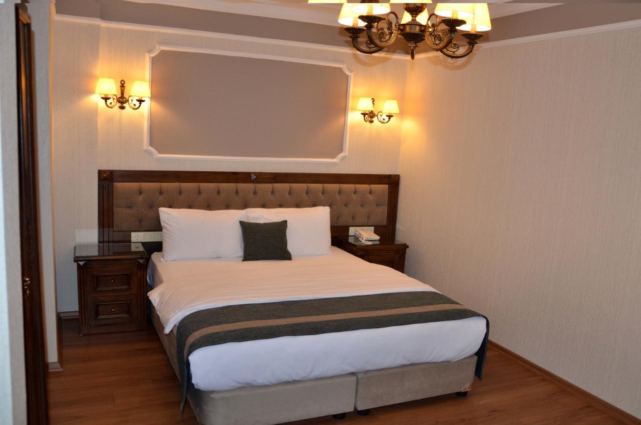 Ahmet Efendi Konagi Hotel Истанбул Екстериор снимка A bedroom at the hotel