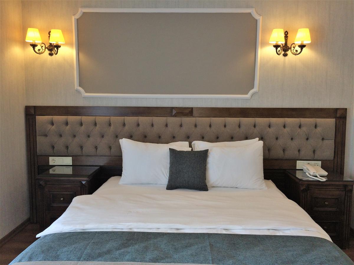 Ahmet Efendi Konagi Hotel Истанбул Екстериор снимка A bedroom at the hotel